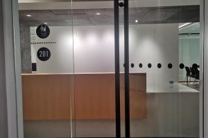 近上海体育场 - 快易名商徐家汇中心楼355精装修办公室出租