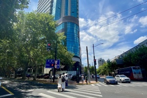 【出租】淮海路商圈云海大厦303平方米精装修办公室带家具